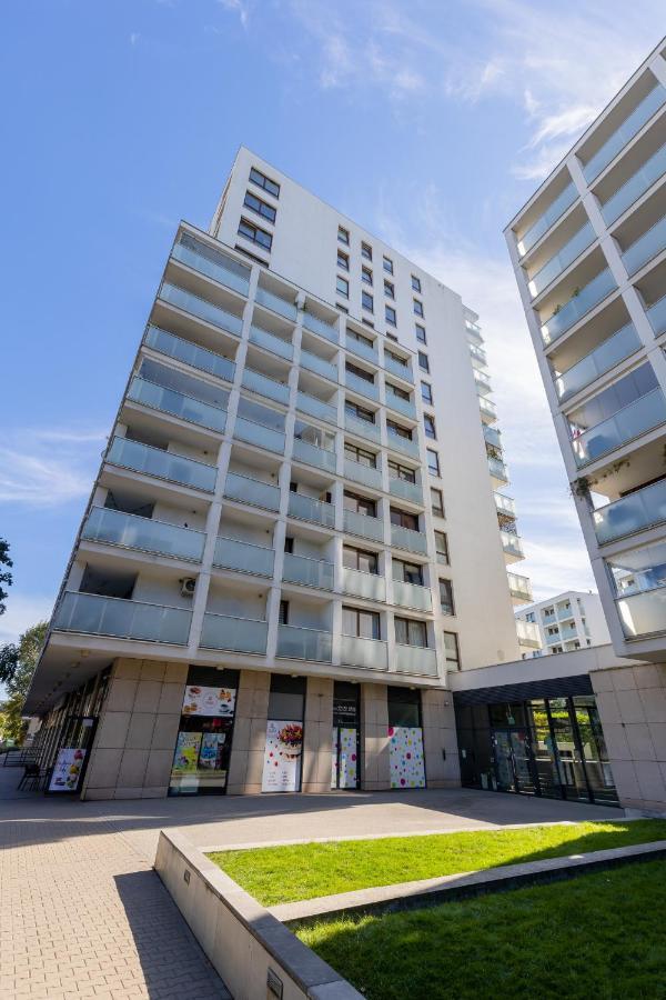 Osiedle Intenso Warszawa Wola By Noclegi Renters Dış mekan fotoğraf